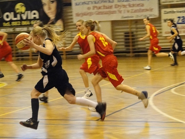 I Ogólnopolski Turniej Koszykówki Dziewcząt o Puchar Dyrektora Gimnazjum nr 1 w Zambrowie (15-17.04.2011) - zdjęcie #47 - eOstroleka.pl