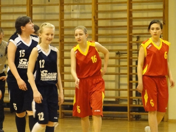 I Ogólnopolski Turniej Koszykówki Dziewcząt o Puchar Dyrektora Gimnazjum nr 1 w Zambrowie (15-17.04.2011) - zdjęcie #45 - eOstroleka.pl