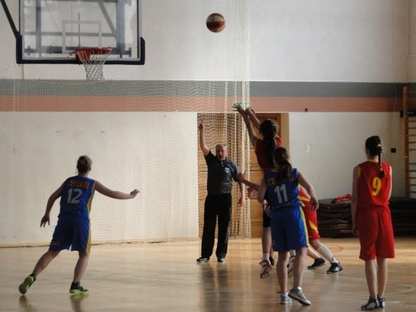 I Ogólnopolski Turniej Koszykówki Dziewcząt o Puchar Dyrektora Gimnazjum nr 1 w Zambrowie (15-17.04.2011) - zdjęcie #29 - eOstroleka.pl