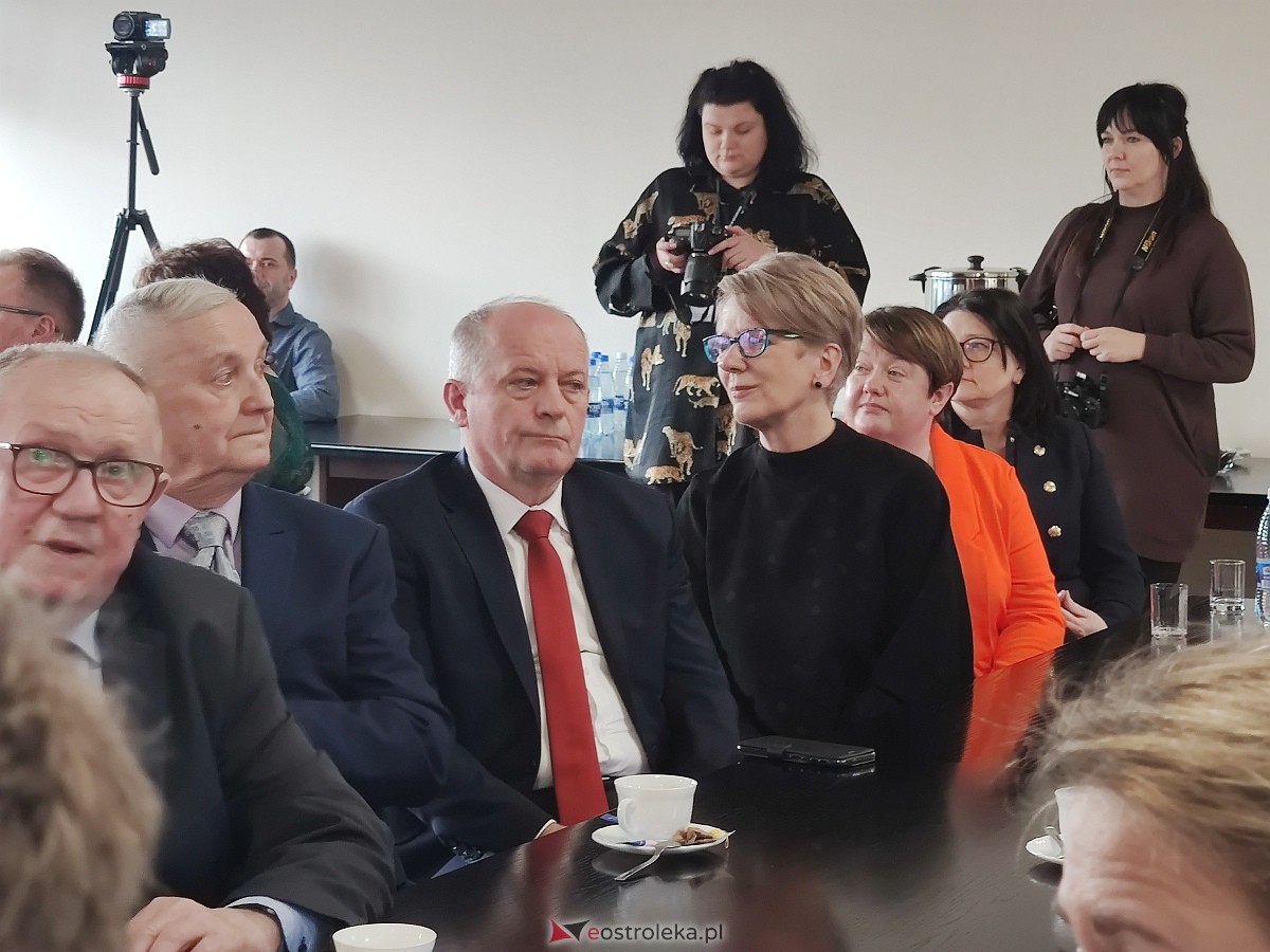 Wręczenie dotacji z Rządowego Funduszu Rozwoju Dróg [13.02.2023] - zdjęcie #30 - eOstroleka.pl