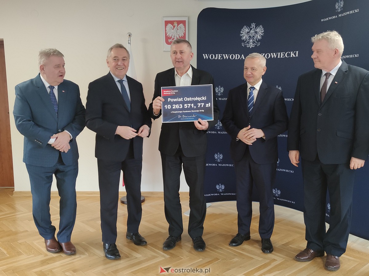 Wręczenie dotacji z Rządowego Funduszu Rozwoju Dróg [13.02.2023] - zdjęcie #22 - eOstroleka.pl
