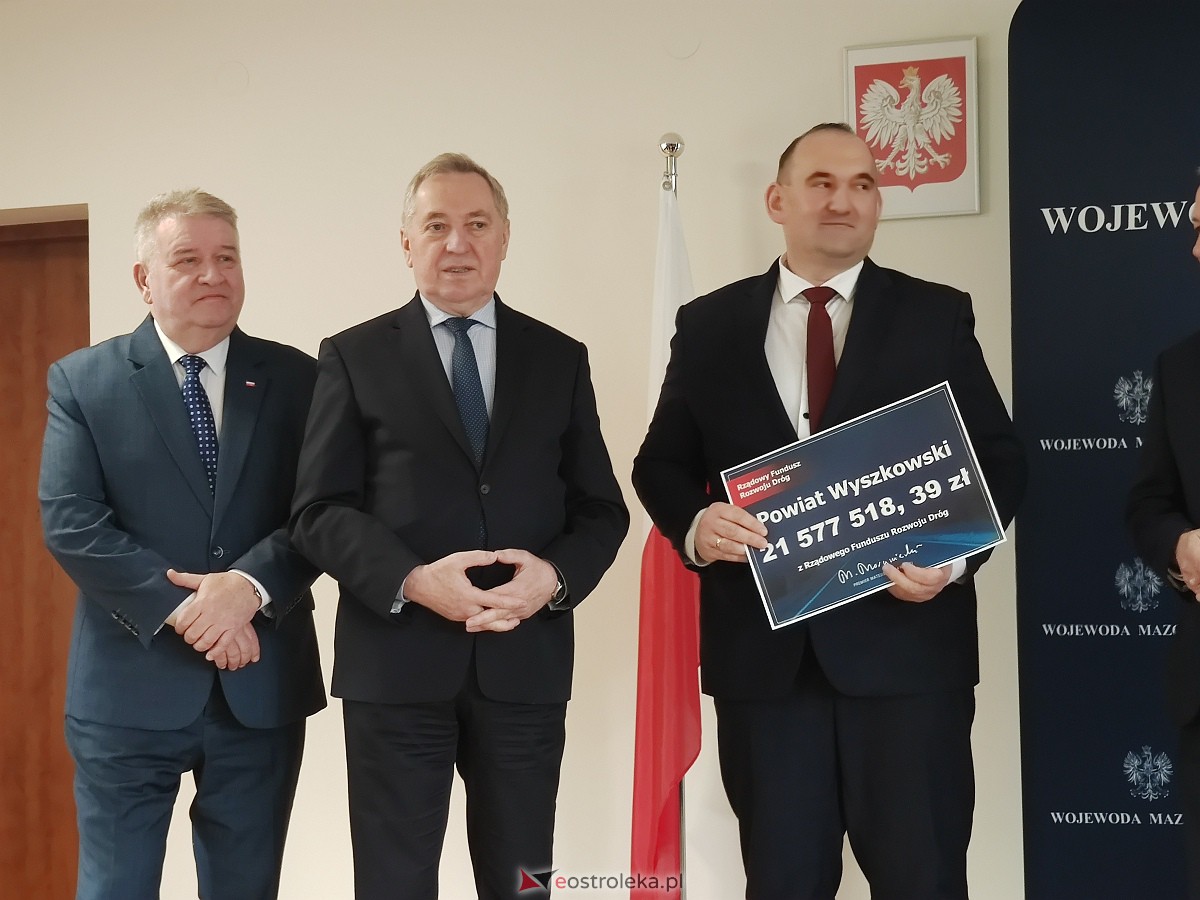 Wręczenie dotacji z Rządowego Funduszu Rozwoju Dróg [13.02.2023] - zdjęcie #18 - eOstroleka.pl