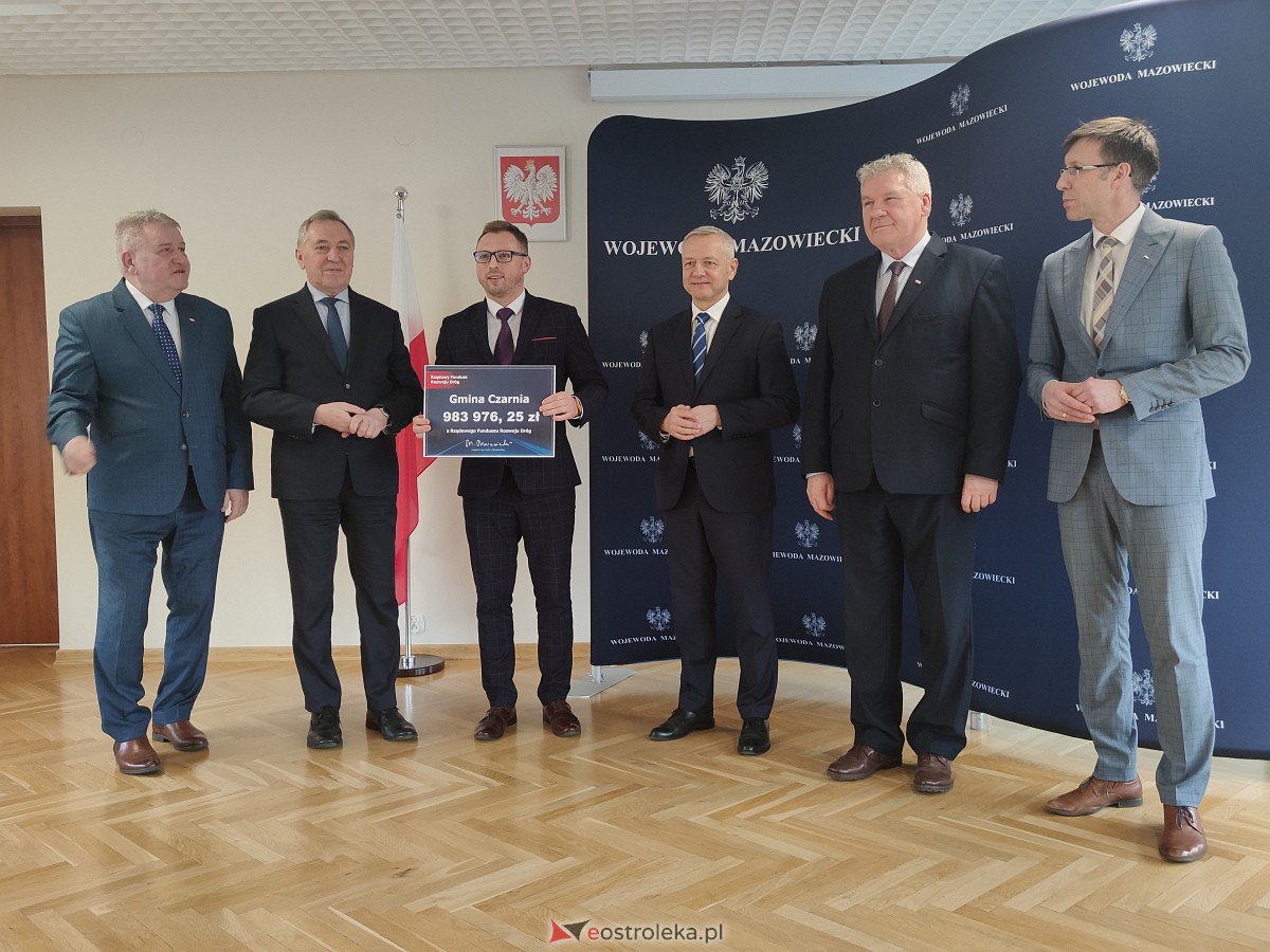 Wręczenie dotacji z Rządowego Funduszu Rozwoju Dróg [13.02.2023] - zdjęcie #14 - eOstroleka.pl