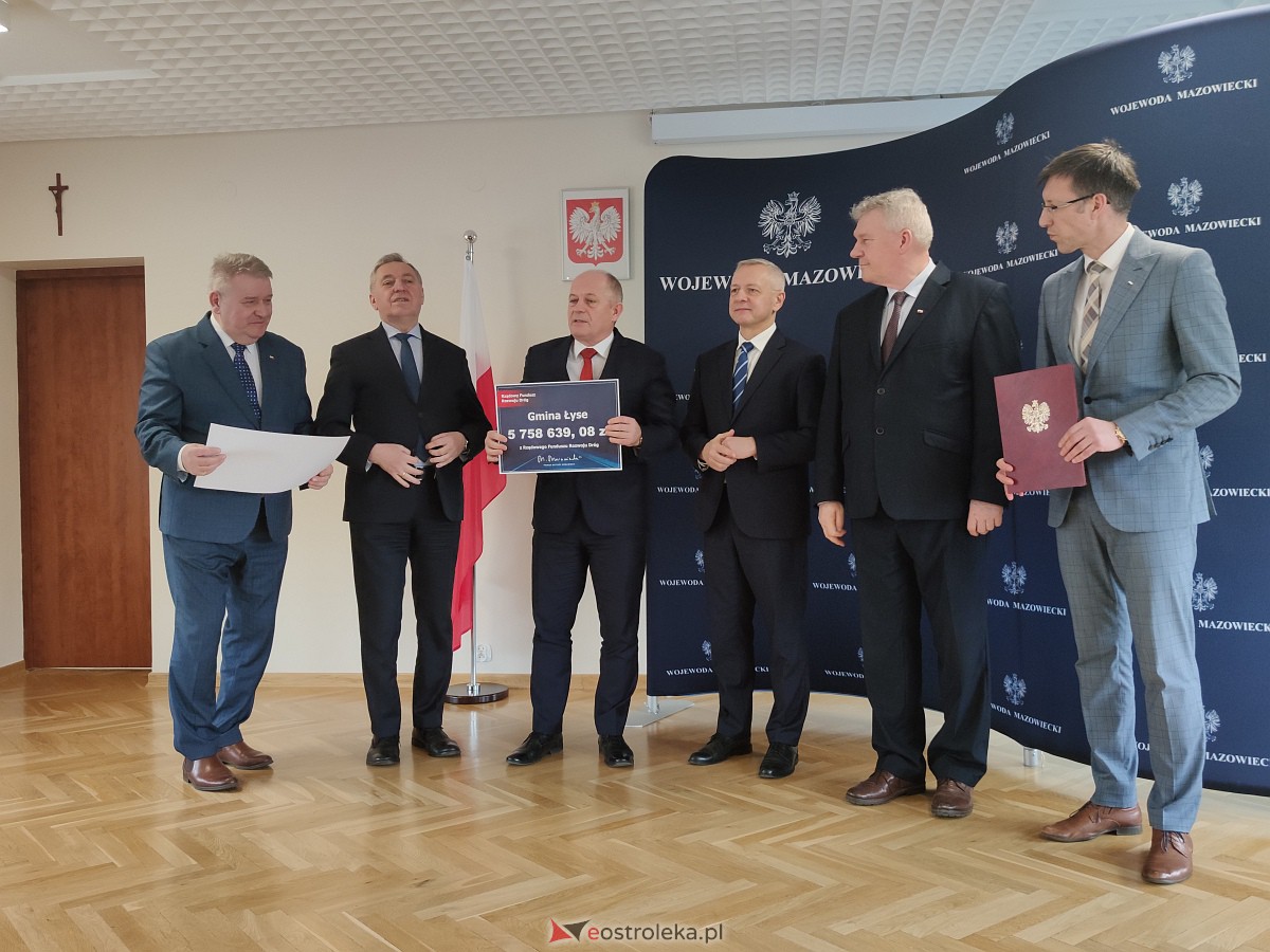 Wręczenie dotacji z Rządowego Funduszu Rozwoju Dróg [13.02.2023] - zdjęcie #11 - eOstroleka.pl