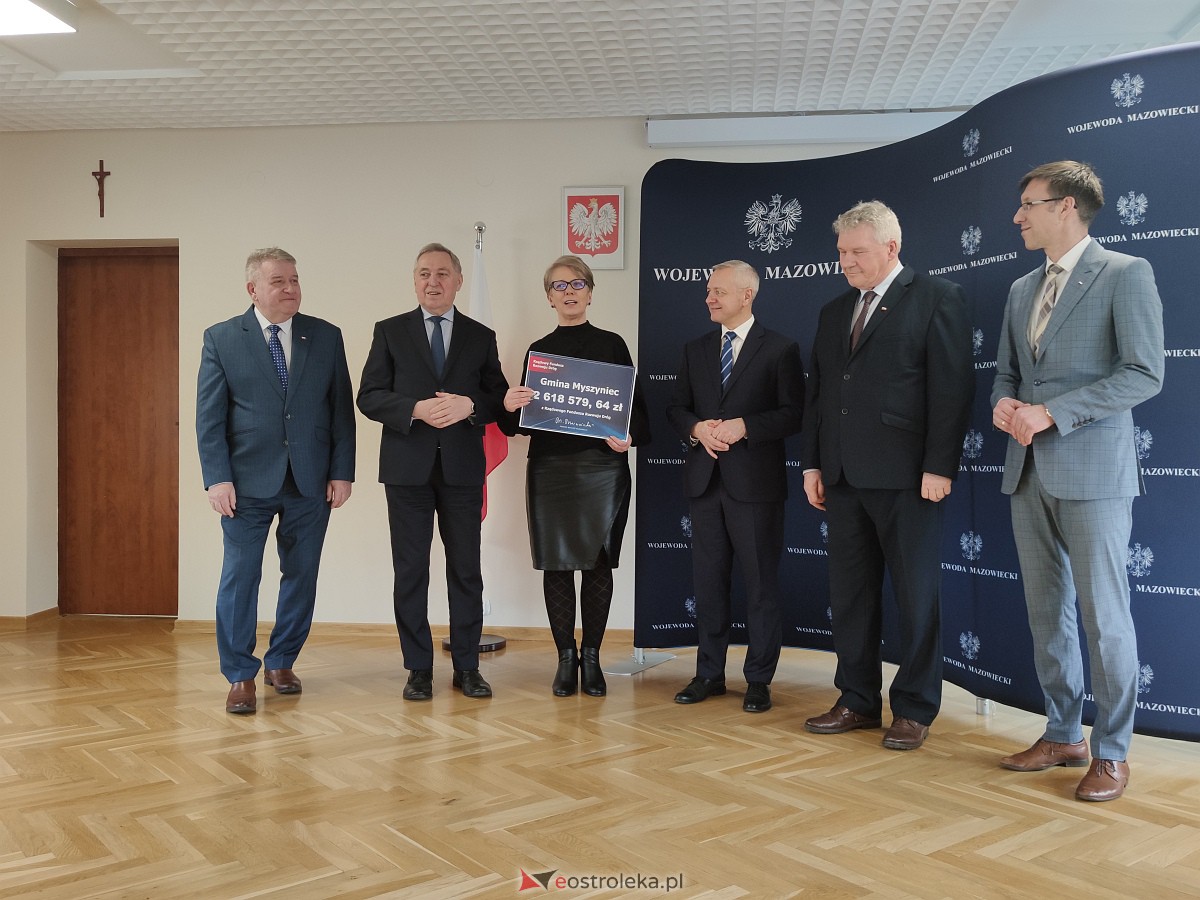 Wręczenie dotacji z Rządowego Funduszu Rozwoju Dróg [13.02.2023] - zdjęcie #31 - eOstroleka.pl