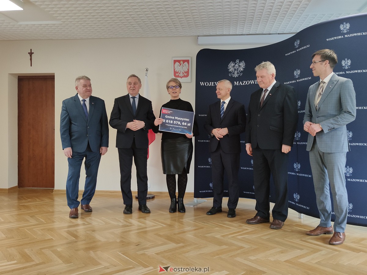Wręczenie dotacji z Rządowego Funduszu Rozwoju Dróg [13.02.2023] - zdjęcie #7 - eOstroleka.pl