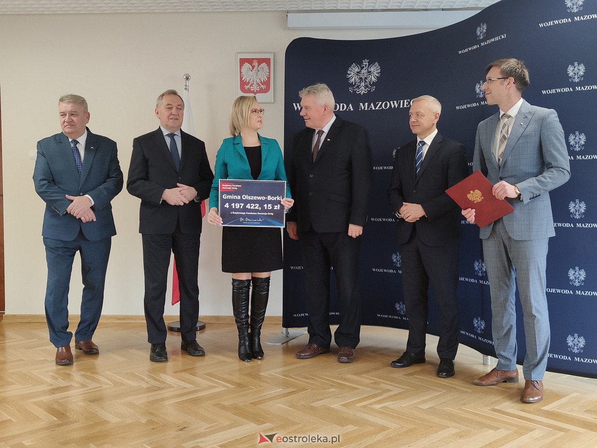 Wręczenie dotacji z Rządowego Funduszu Rozwoju Dróg [13.02.2023] - zdjęcie #4 - eOstroleka.pl