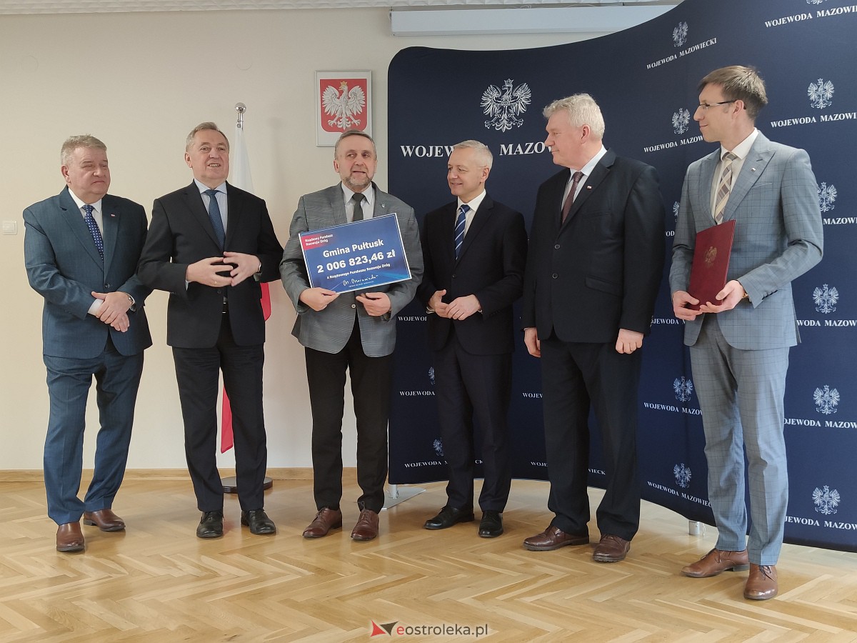 Wręczenie dotacji z Rządowego Funduszu Rozwoju Dróg [13.02.2023] - zdjęcie #2 - eOstroleka.pl