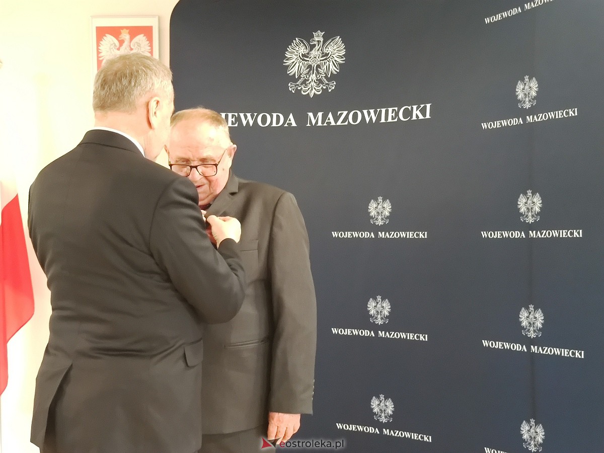 Wręczenie odznak za zasługi dla rolnictwa [13.02.2023] - zdjęcie #12 - eOstroleka.pl