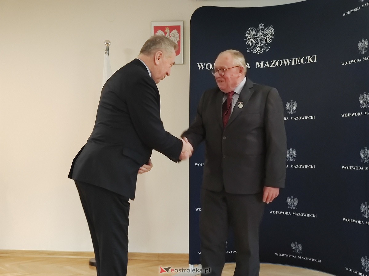 Wręczenie odznak za zasługi dla rolnictwa [13.02.2023] - zdjęcie #11 - eOstroleka.pl