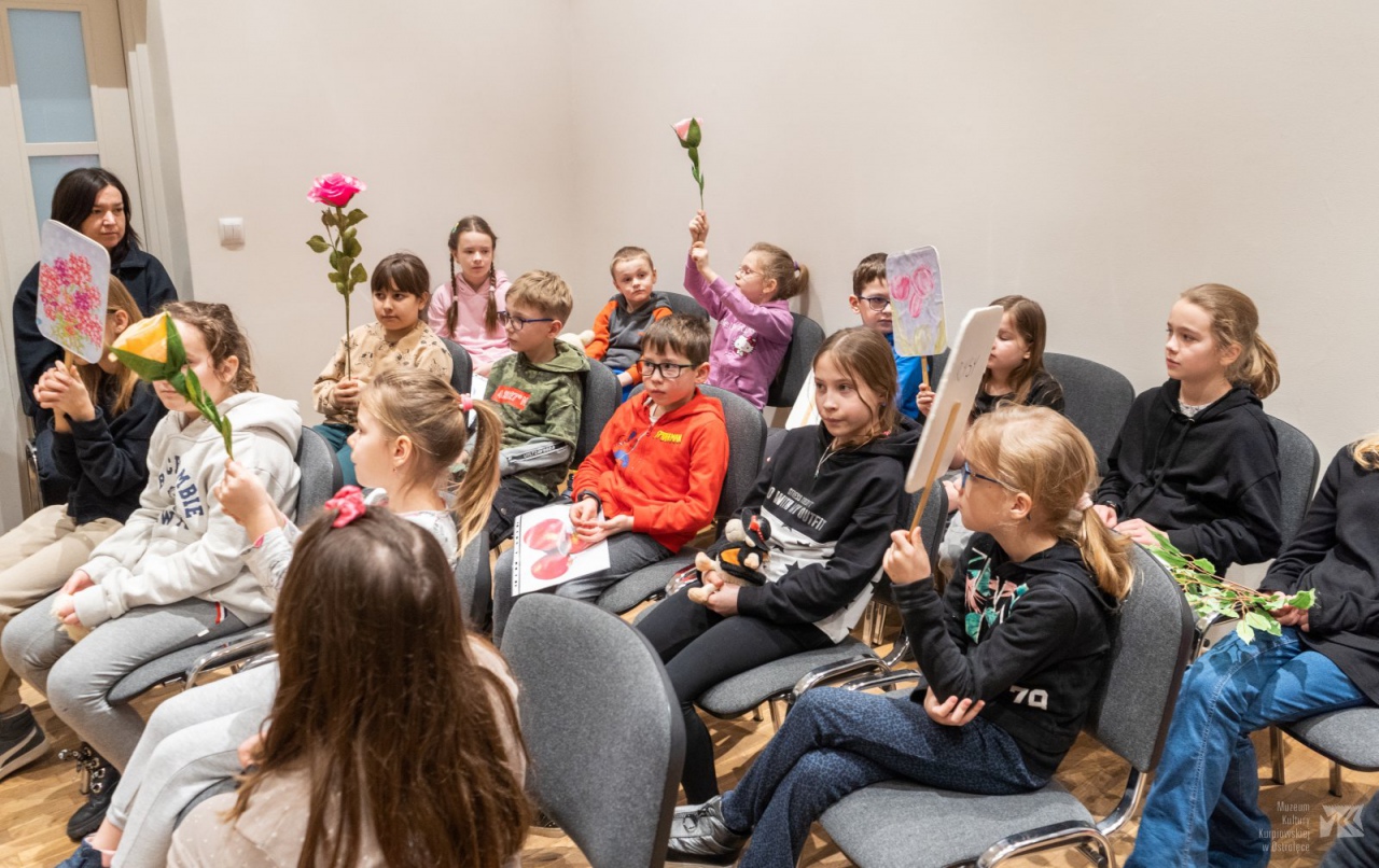 Ferie w Muzeum. Te zajęcia sprawiają dzieciom wiele frajdy! [14.02.2023] - zdjęcie #46 - eOstroleka.pl
