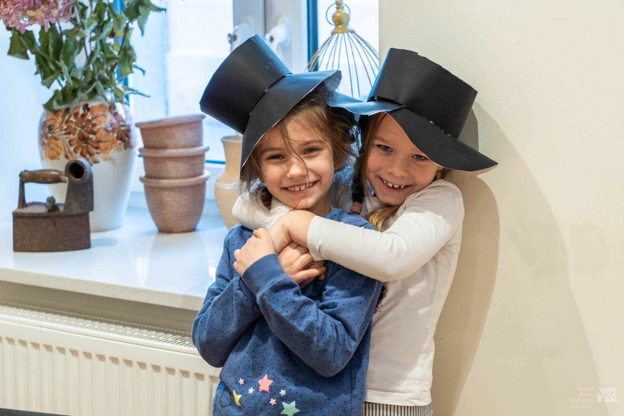 Ferie w Muzeum. Te zajęcia sprawiają dzieciom wiele frajdy! [14.02.2023] - zdjęcie #32 - eOstroleka.pl