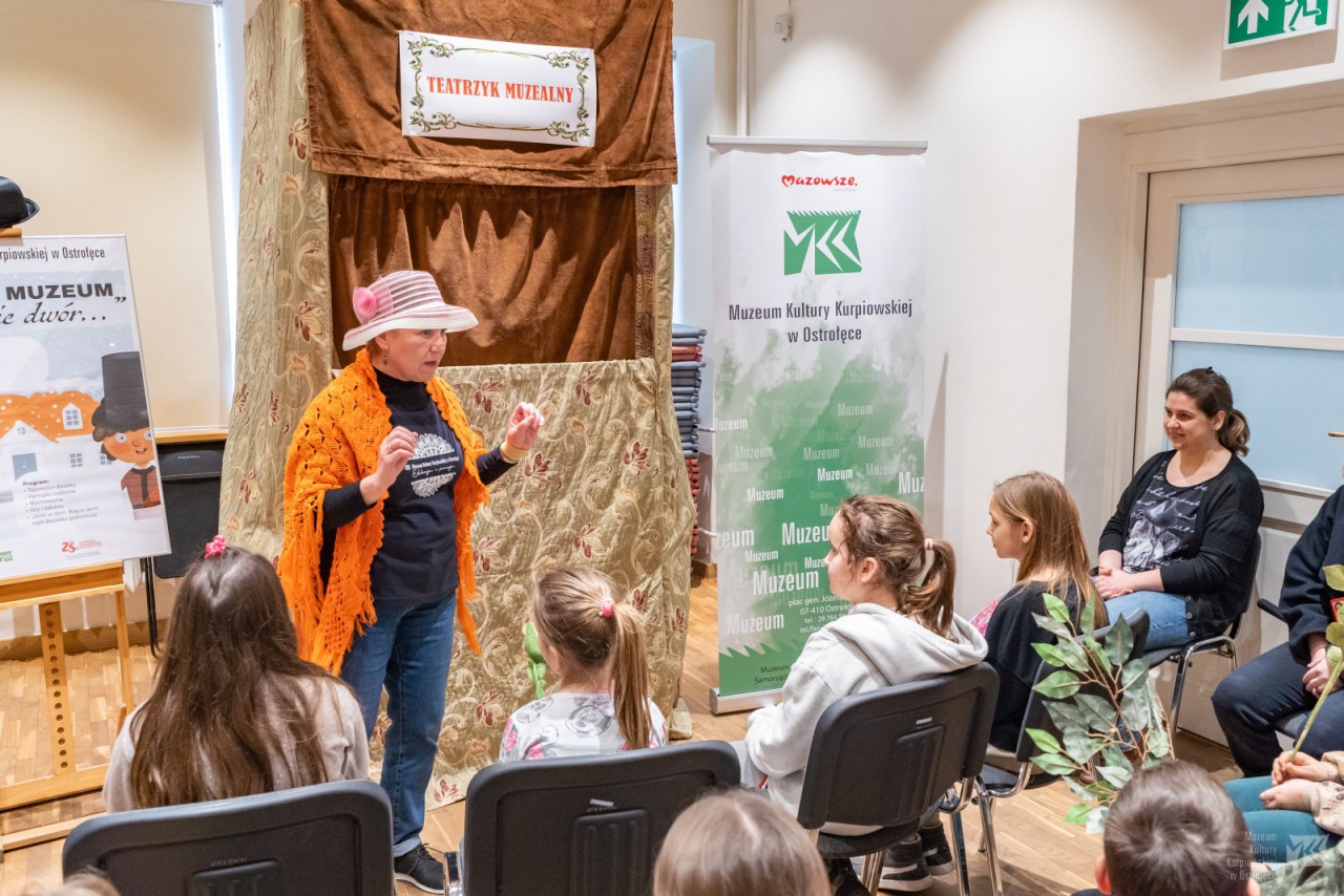 Ferie w Muzeum. Te zajęcia sprawiają dzieciom wiele frajdy! [14.02.2023] - zdjęcie #28 - eOstroleka.pl