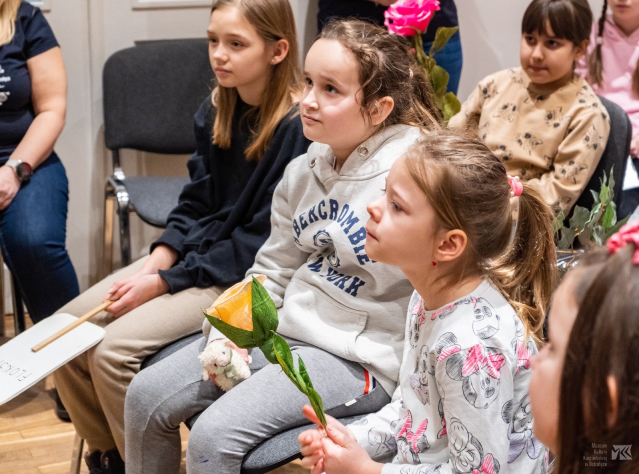 Ferie w Muzeum. Te zajęcia sprawiają dzieciom wiele frajdy! [14.02.2023] - zdjęcie #22 - eOstroleka.pl