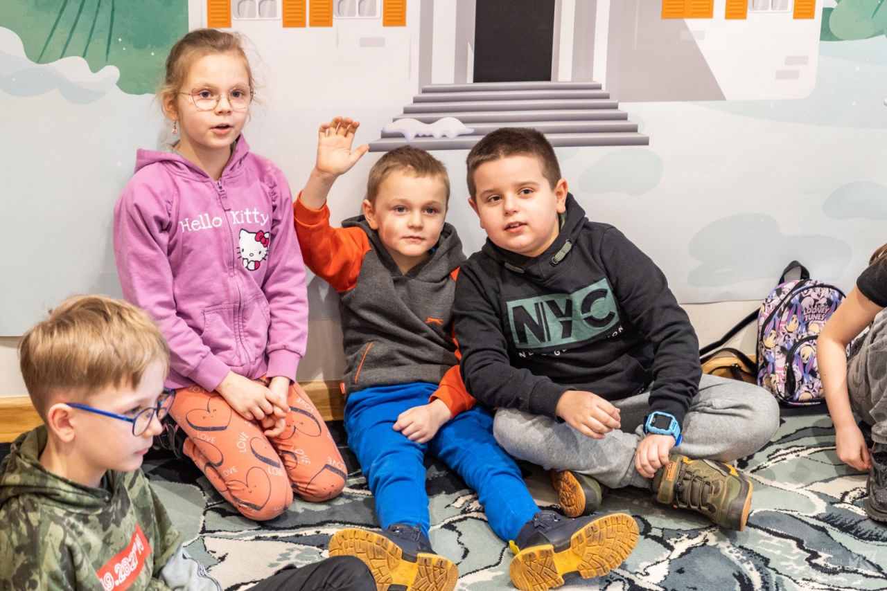 Ferie w Muzeum. Te zajęcia sprawiają dzieciom wiele frajdy! [14.02.2023] - zdjęcie #21 - eOstroleka.pl