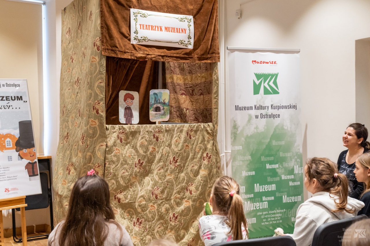 Ferie w Muzeum. Te zajęcia sprawiają dzieciom wiele frajdy! [14.02.2023] - zdjęcie #11 - eOstroleka.pl