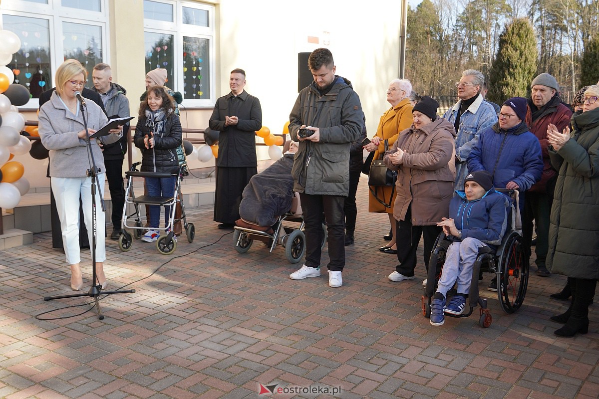 Oficjalne otwarcie Środowiskowego Domu Samopomocy w Nowej Wsi [14.02.2023] - zdjęcie #15 - eOstroleka.pl