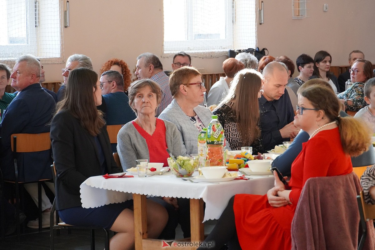 Bal walentynkowy w Nowej Wsi [14.02.2023] - zdjęcie #32 - eOstroleka.pl