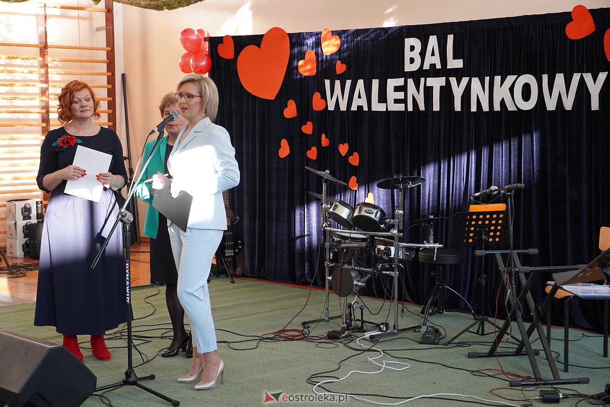 Bal walentynkowy w Nowej Wsi [14.02.2023] - zdjęcie #30 - eOstroleka.pl