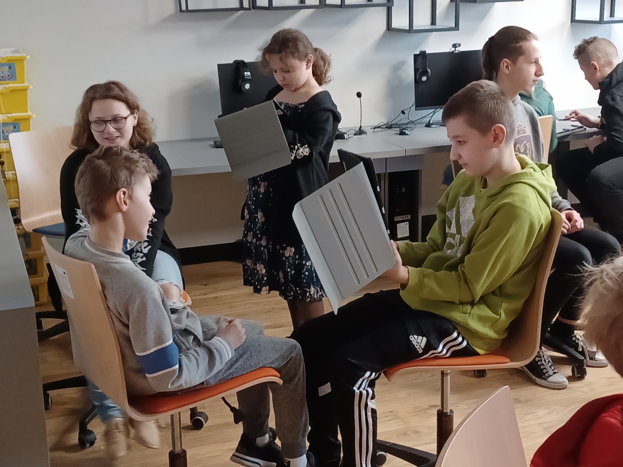 Ferie w Multicentrum. Nauka przez sztukę i zabawę [15.02.2023] - zdjęcie #1 - eOstroleka.pl