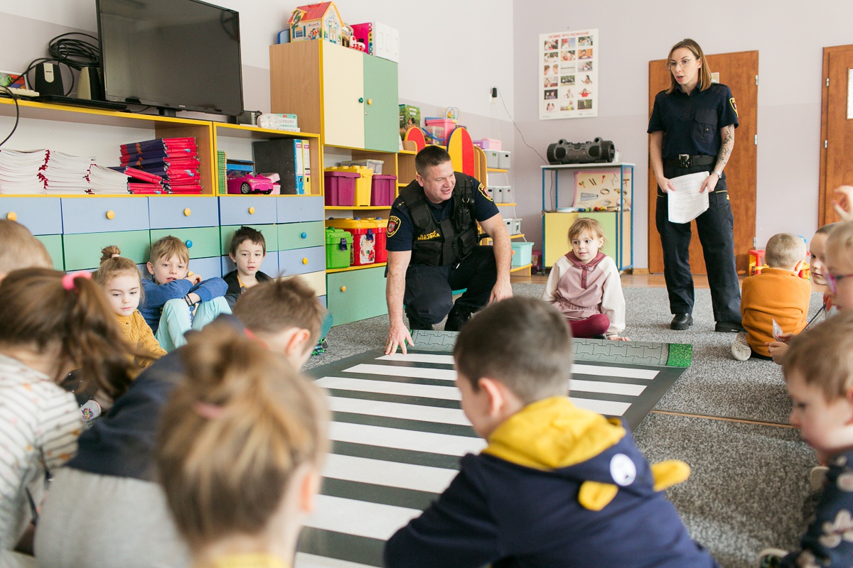 Straż Miejska w ostrołęckich przedszkolach - zdjęcie #10 - eOstroleka.pl