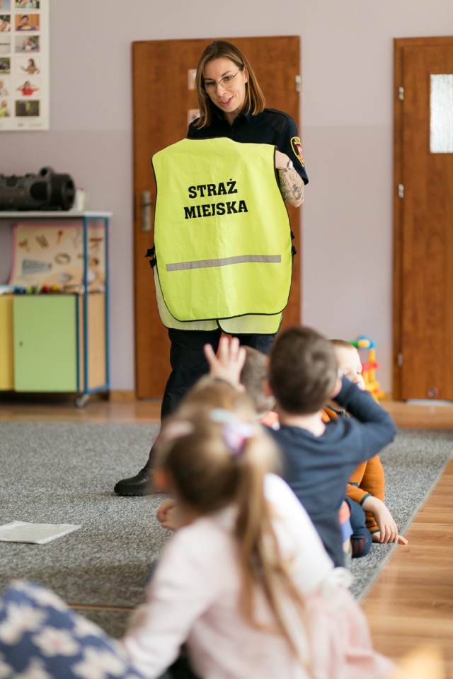 Straż Miejska w ostrołęckich przedszkolach - zdjęcie #14 - eOstroleka.pl