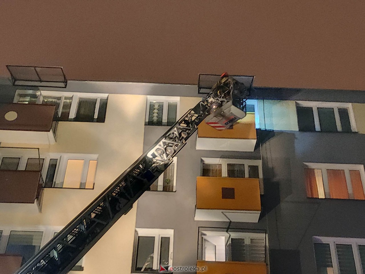 Interwencja służb przy ul. Celulozowej [15.02.2023] - zdjęcie #11 - eOstroleka.pl