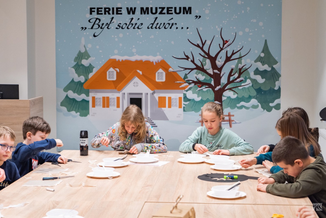 Ferie z Muzeum - Rozmawiali o zasadach savoir-vivre - zdjęcie #11 - eOstroleka.pl