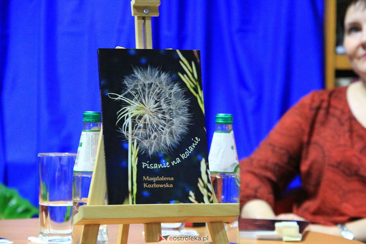 “Pisanie na kolanie”. Magdalena Kozłowska zaprezentowała swoją najnowszą książkę [21.02.2023] - zdjęcie #4 - eOstroleka.pl