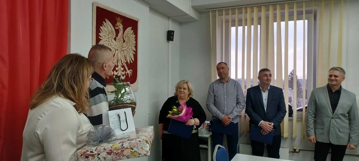 Grupa policjantów z Wyszkowa odeszła na emeryturę [27.02.2023] - zdjęcie #2 - eOstroleka.pl
