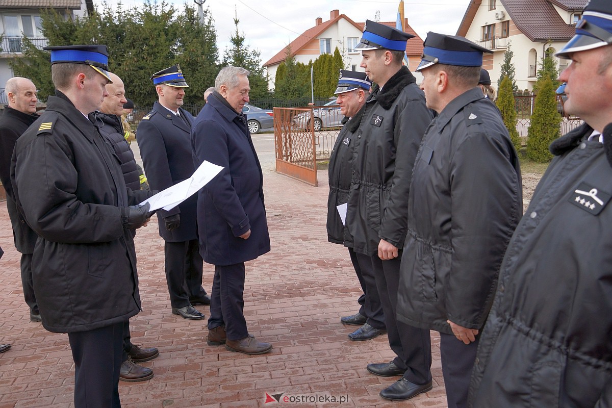 Przekazanie sprzętu jednostkom OSP z regionu ostrołęckiego z udziałem wicepremiera Henryka Kowalczyka [27.02.2023] - zdjęcie #25 - eOstroleka.pl