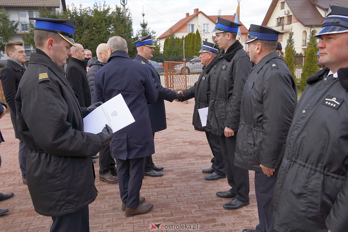 Przekazanie sprzętu jednostkom OSP z regionu ostrołęckiego z udziałem wicepremiera Henryka Kowalczyka [27.02.2023] - zdjęcie #24 - eOstroleka.pl