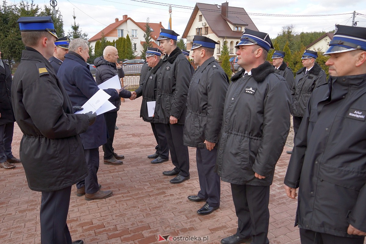 Przekazanie sprzętu jednostkom OSP z regionu ostrołęckiego z udziałem wicepremiera Henryka Kowalczyka [27.02.2023] - zdjęcie #23 - eOstroleka.pl