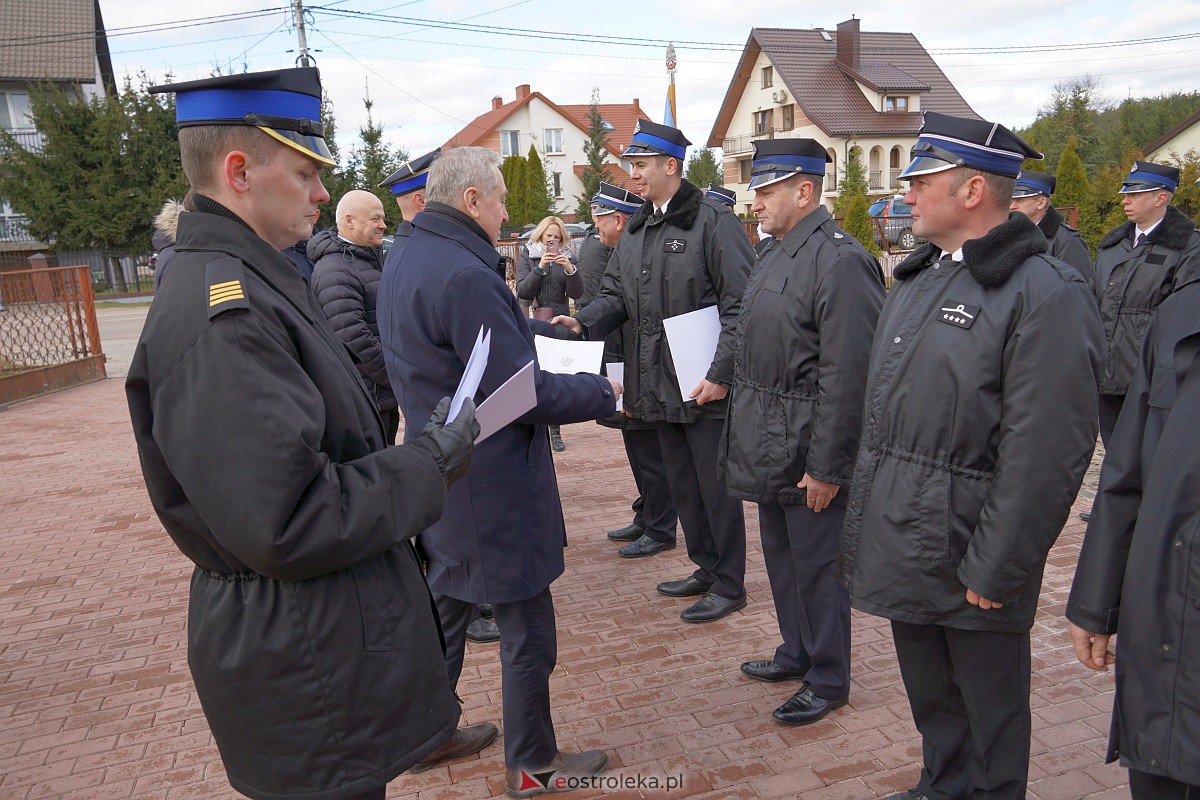 Przekazanie sprzętu jednostkom OSP z regionu ostrołęckiego z udziałem wicepremiera Henryka Kowalczyka [27.02.2023] - zdjęcie #20 - eOstroleka.pl