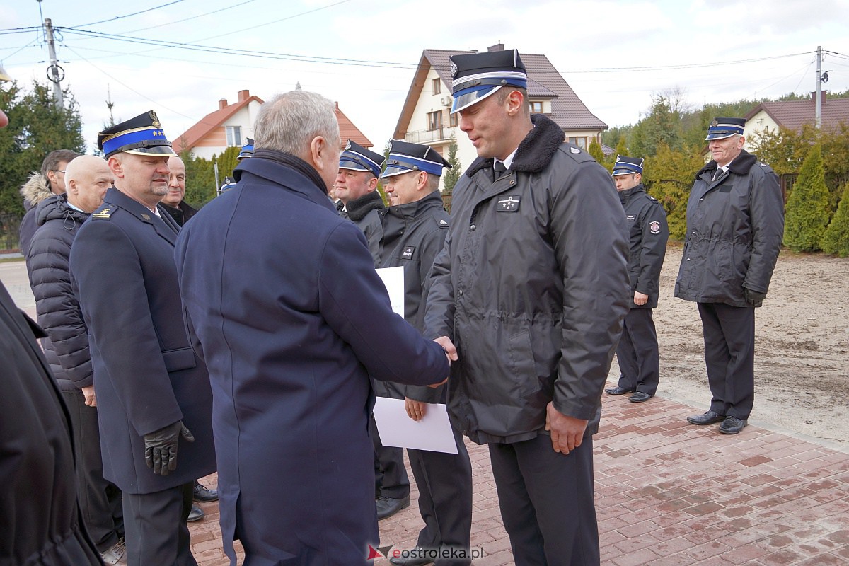 Przekazanie sprzętu jednostkom OSP z regionu ostrołęckiego z udziałem wicepremiera Henryka Kowalczyka [27.02.2023] - zdjęcie #18 - eOstroleka.pl