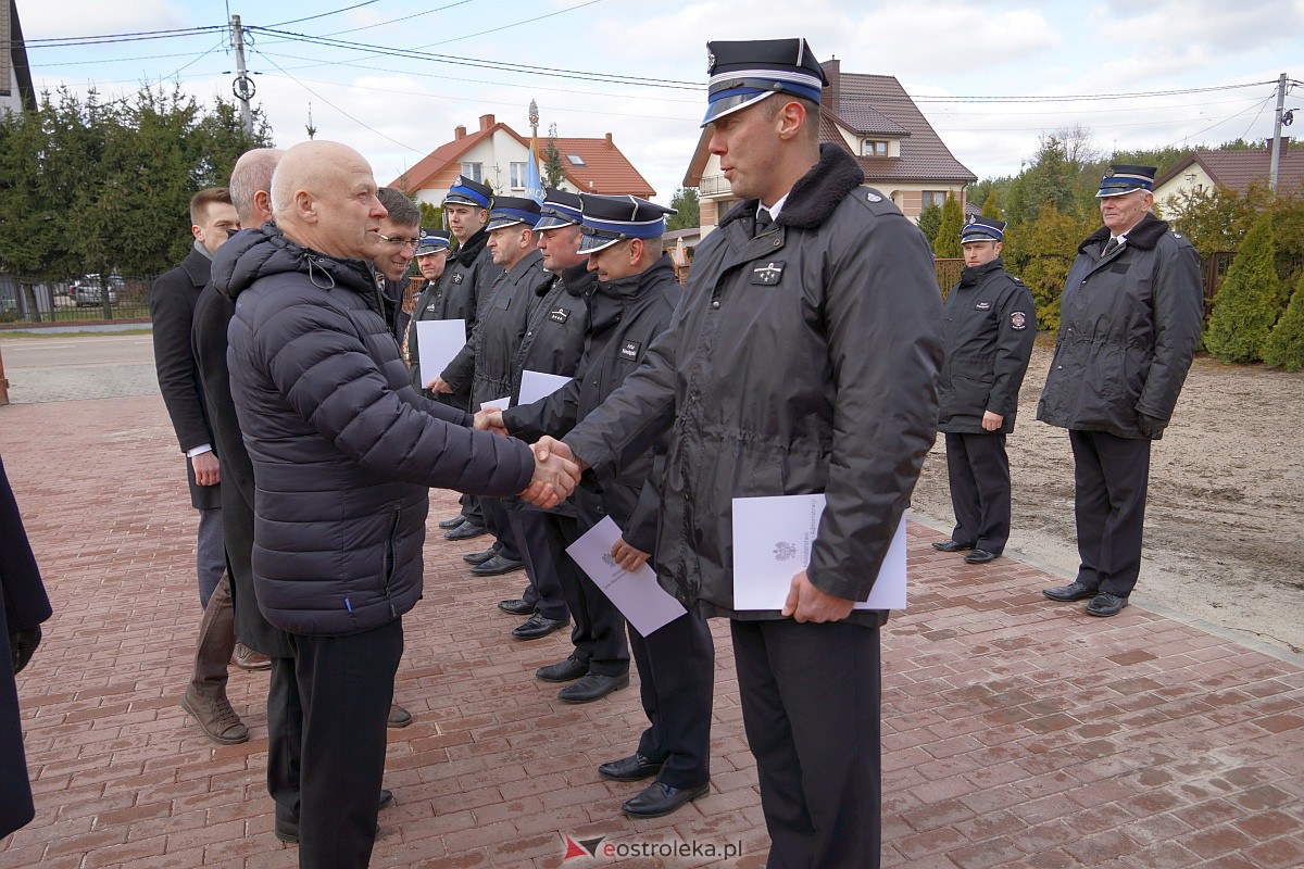 Przekazanie sprzętu jednostkom OSP z regionu ostrołęckiego z udziałem wicepremiera Henryka Kowalczyka [27.02.2023] - zdjęcie #17 - eOstroleka.pl