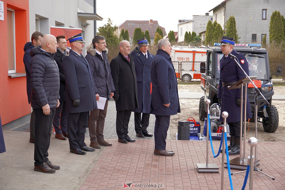 Przekazanie sprzętu jednostkom OSP z regionu ostrołęckiego z udziałem wicepremiera Henryka Kowalczyka [27.02.2023] - zdjęcie #5 - eOstroleka.pl