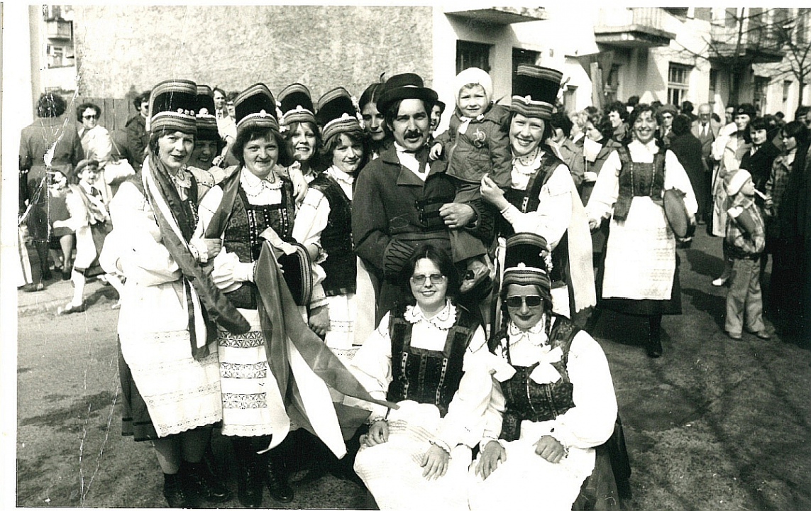Zespół Pieśni i Tańca Kurpie, lata 60-te XX wieku - zdjęcie #6 - eOstroleka.pl