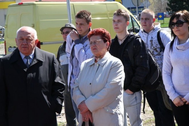 Rondo Holgera Hjelma 19-04-2011 - zdjęcie #21 - eOstroleka.pl