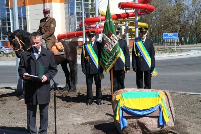 Rondo Holgera Hjelma 19-04-2011 - zdjęcie #19 - eOstroleka.pl