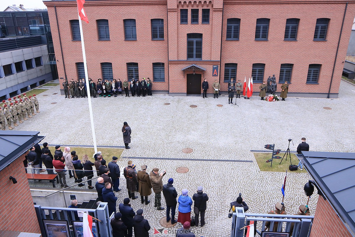 Narodowy Dzień Pamięci Żołnierzy Wyklętych w Ostrołęce [01.03.2023] - zdjęcie #60 - eOstroleka.pl