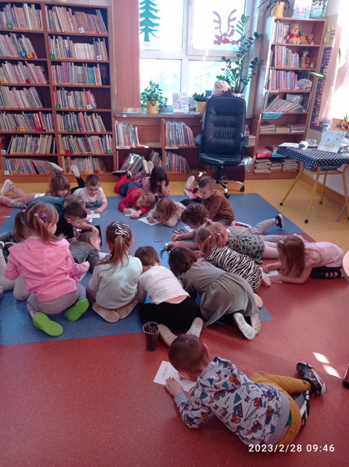 Joanna Brodowska spotkała się z dziećmi w Łęgu Przedmiejskim i Lelisie - zdjęcie #2 - eOstroleka.pl