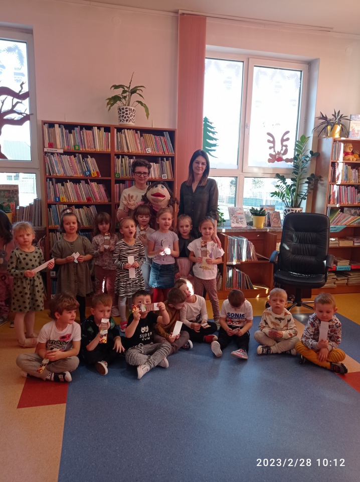 Joanna Brodowska spotkała się z dziećmi w Łęgu Przedmiejskim i Lelisie - zdjęcie #3 - eOstroleka.pl