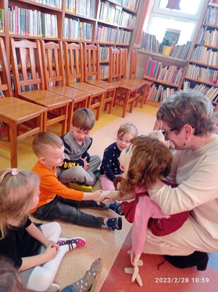 Joanna Brodowska spotkała się z dziećmi w Łęgu Przedmiejskim i Lelisie - zdjęcie #21 - eOstroleka.pl