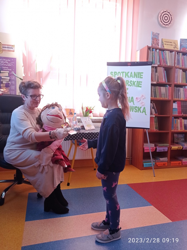 Joanna Brodowska spotkała się z dziećmi w Łęgu Przedmiejskim i Lelisie - zdjęcie #27 - eOstroleka.pl