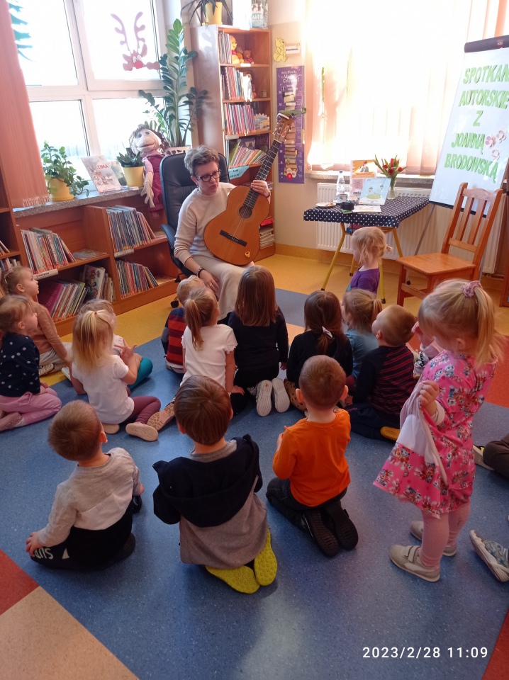 Joanna Brodowska spotkała się z dziećmi w Łęgu Przedmiejskim i Lelisie - zdjęcie #37 - eOstroleka.pl