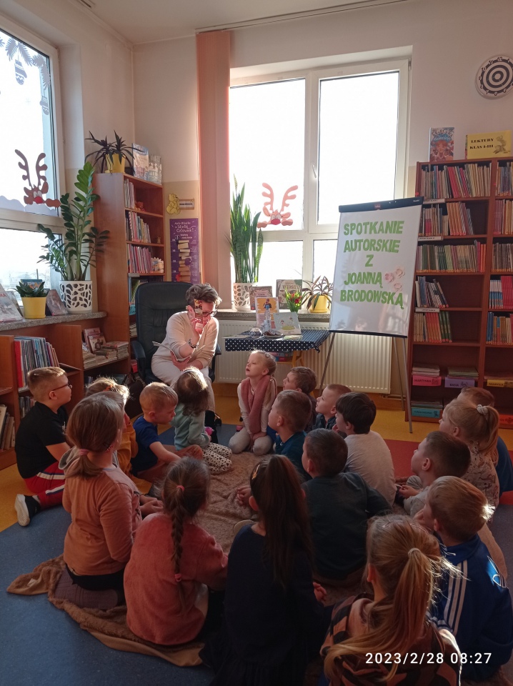 Joanna Brodowska spotkała się z dziećmi w Łęgu Przedmiejskim i Lelisie - zdjęcie #26 - eOstroleka.pl