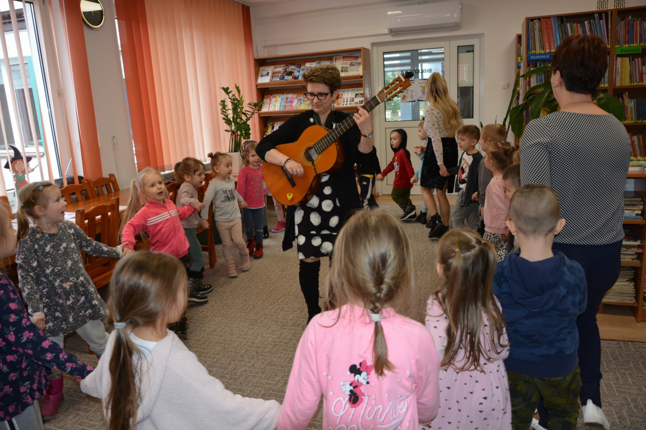 Joanna Brodowska spotkała się z dziećmi w Łęgu Przedmiejskim i Lelisie - zdjęcie #76 - eOstroleka.pl