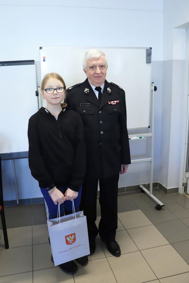 Młodzież Zapobiega Pożarom. Eliminacje miejskie Ogólnopolskiego Turnieju Wiedzy Pożarniczej - zdjęcie #2 - eOstroleka.pl