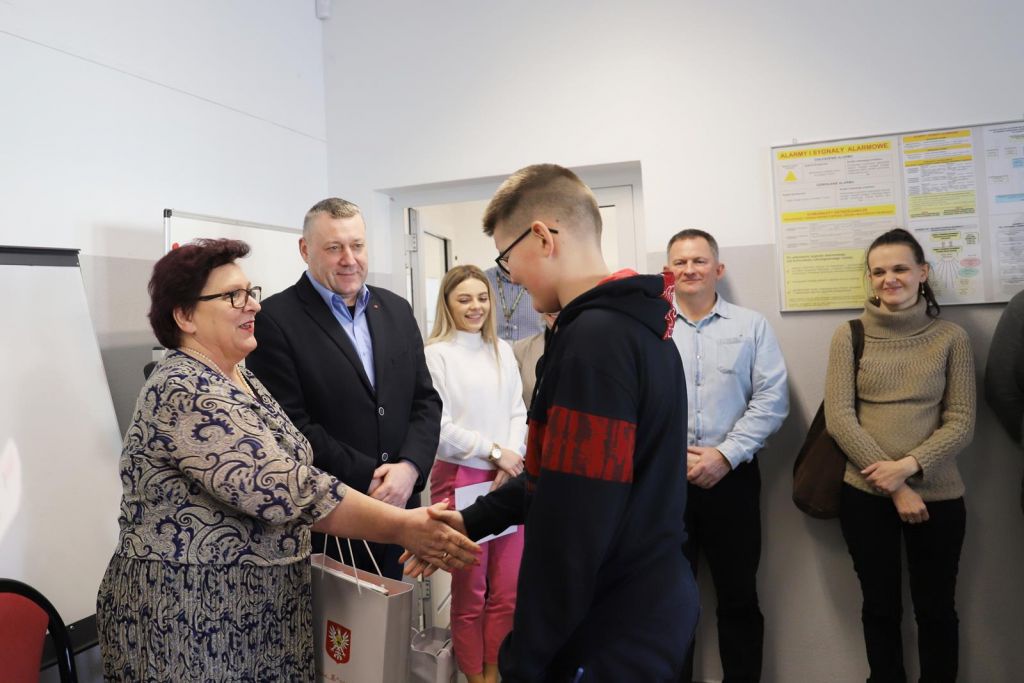 Młodzież Zapobiega Pożarom. Eliminacje miejskie Ogólnopolskiego Turnieju Wiedzy Pożarniczej - zdjęcie #10 - eOstroleka.pl